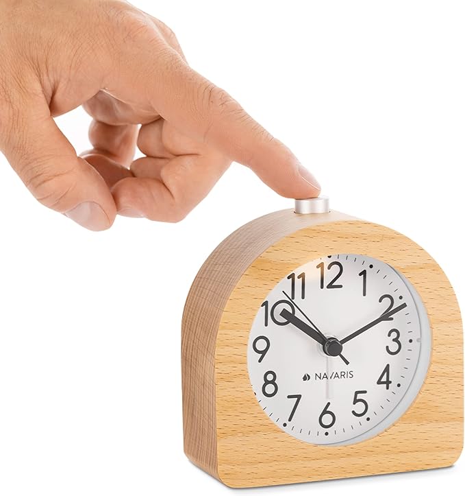 Navaris Analogue Wooden Alarm Clock with Snooze - Retro Clock with Dial Alarm Light - Quiet Vintage Wood Table Clock Without Ticking - Natural Wood in Light Brown